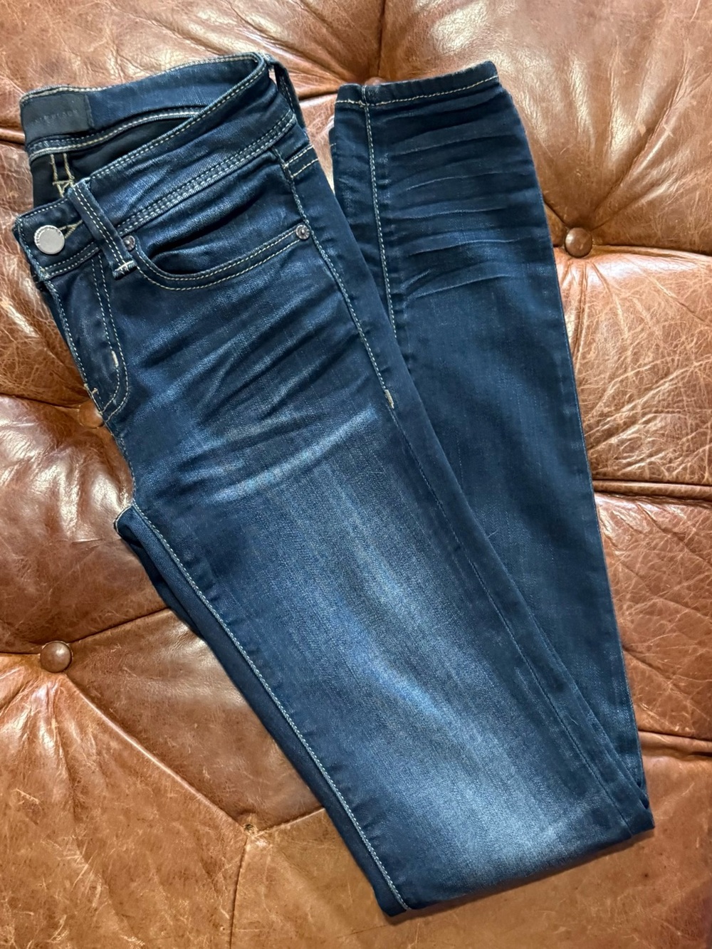 Women's Buckle Black Fit No. 53 Dark Wash Skinny Jeans.
